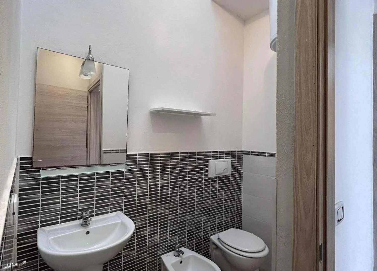 Appartamento Con Terrazzo Privato E Netflix Cagliari 0*,  Italy