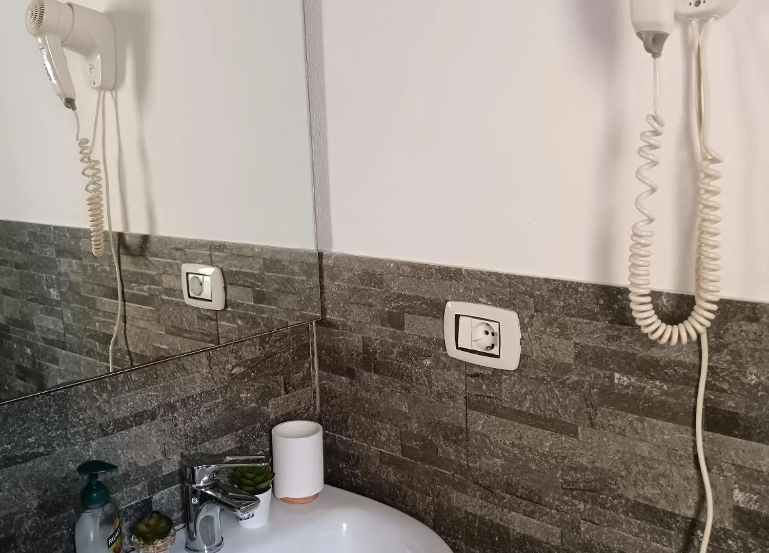 Appartamento Con Terrazzo Privato E Netflix Cagliari